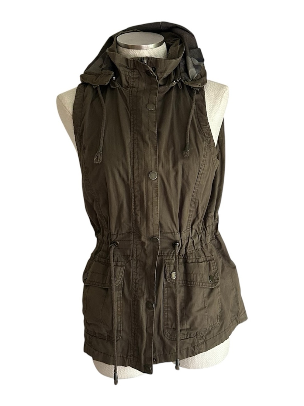YMI Collection Olive Hooded Utility Vest Size M Anorak Vest Camo Lining